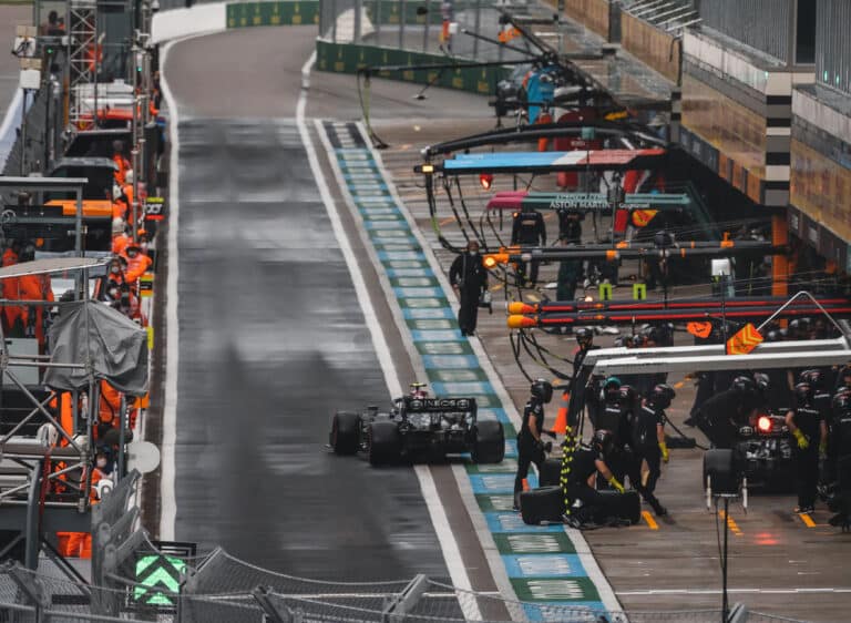 Formation lap in f1 what it is and why it exists formulapedia
