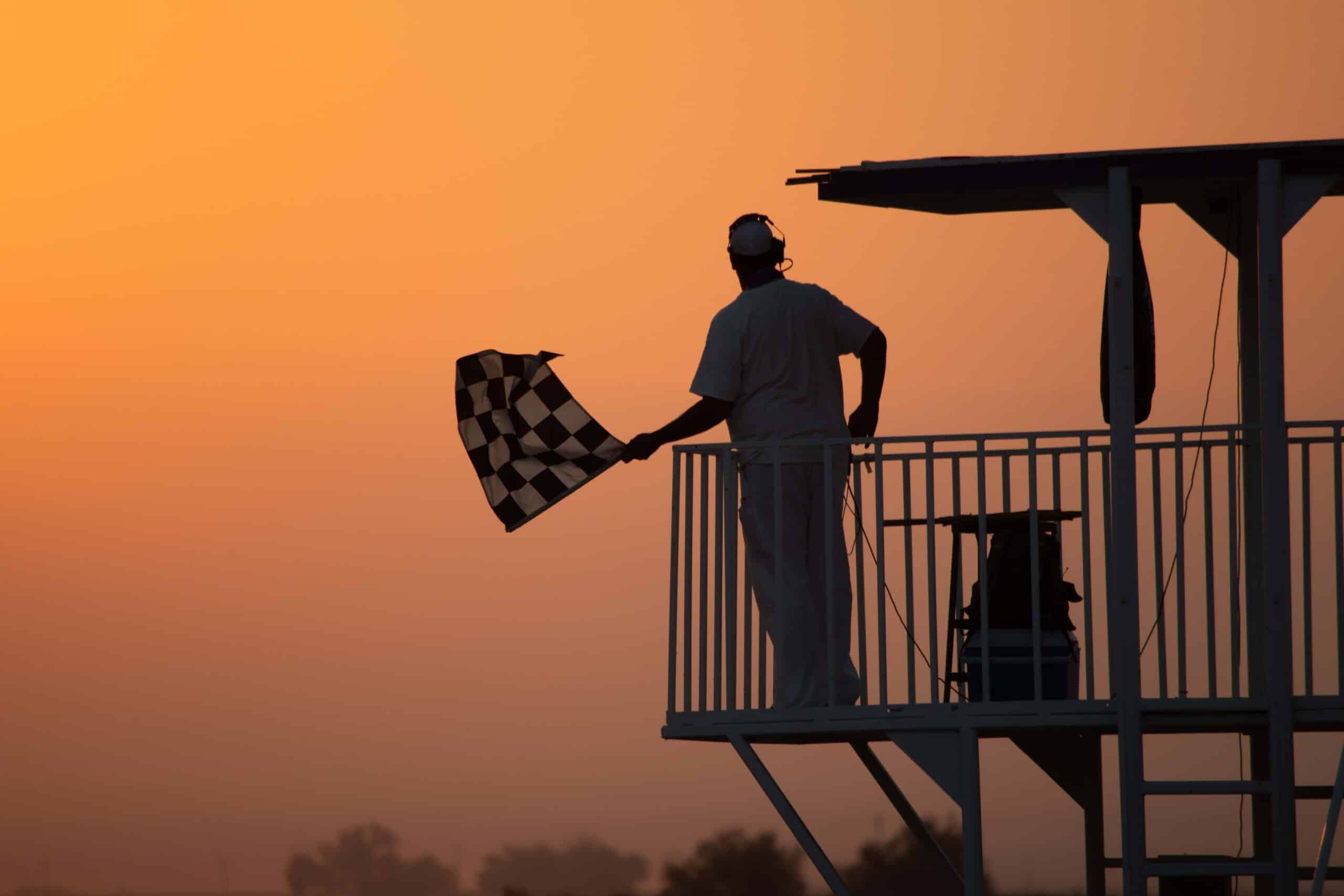 what-does-checkered-flag-mean-in-f1-and-more-coloured-flags